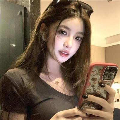 乌鸦与麻雀